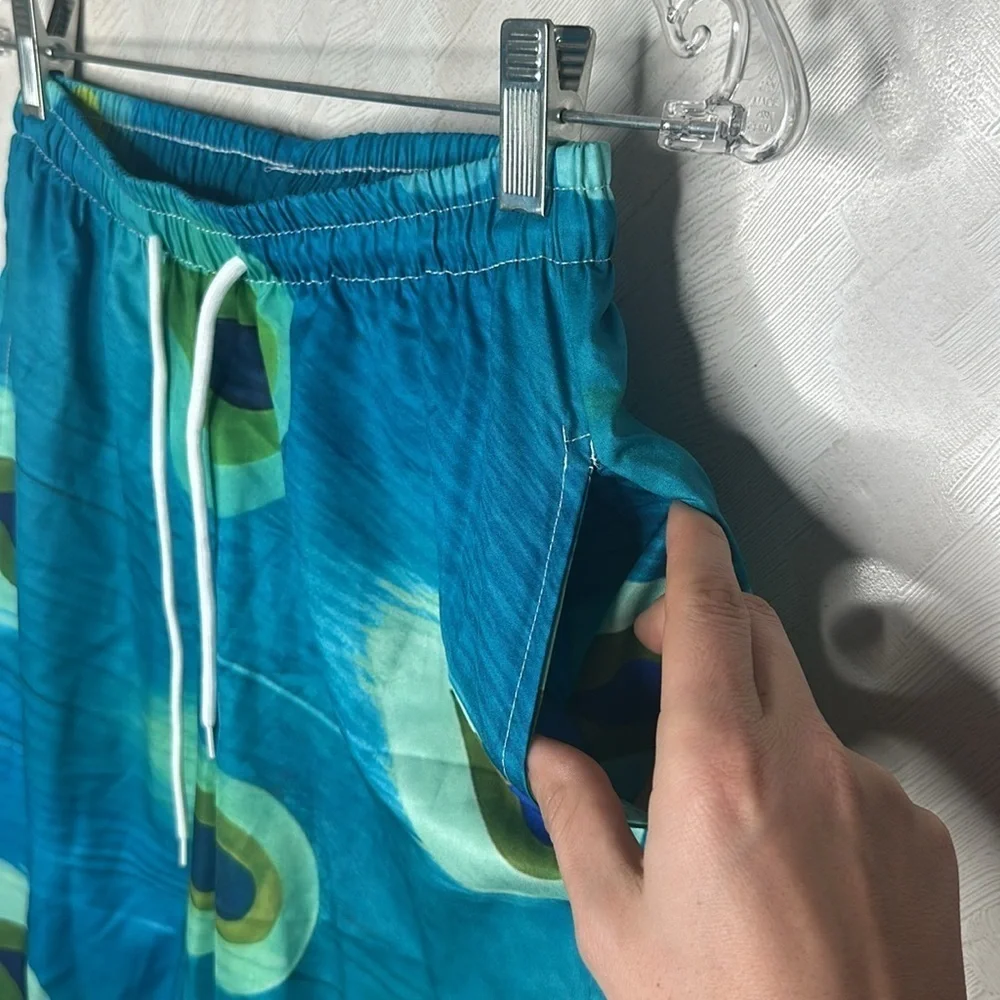 ❤️ 🆕 Peacock Patterned boys Shorts medium
